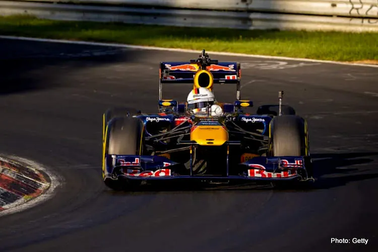 vettel rb7 red bull nutbirgring showrun f1