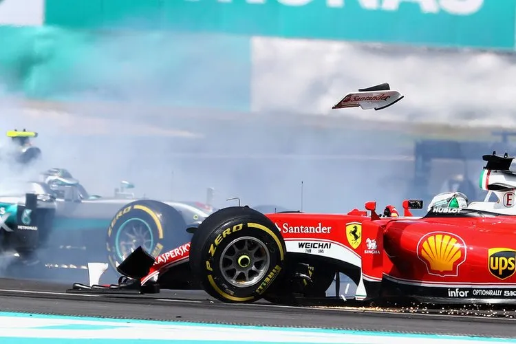 vettel ropsberg crash sepang malaysia start