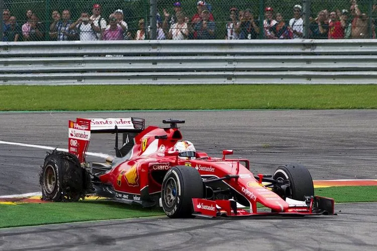 vettel spa ferrari pirelli blowout33