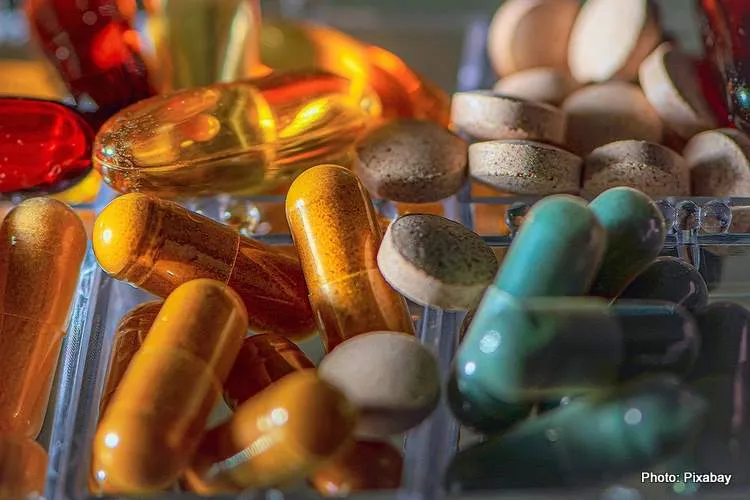 vitamins 7661774 1280