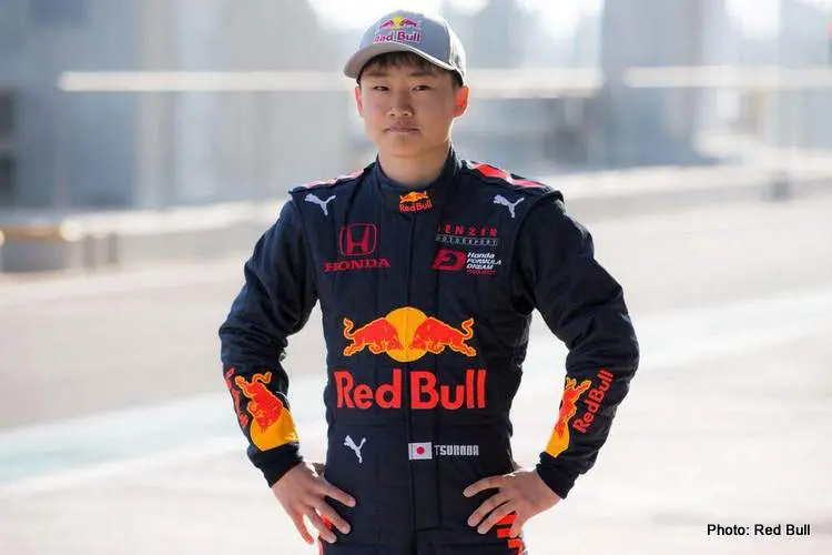 yuki tsunoda red bull