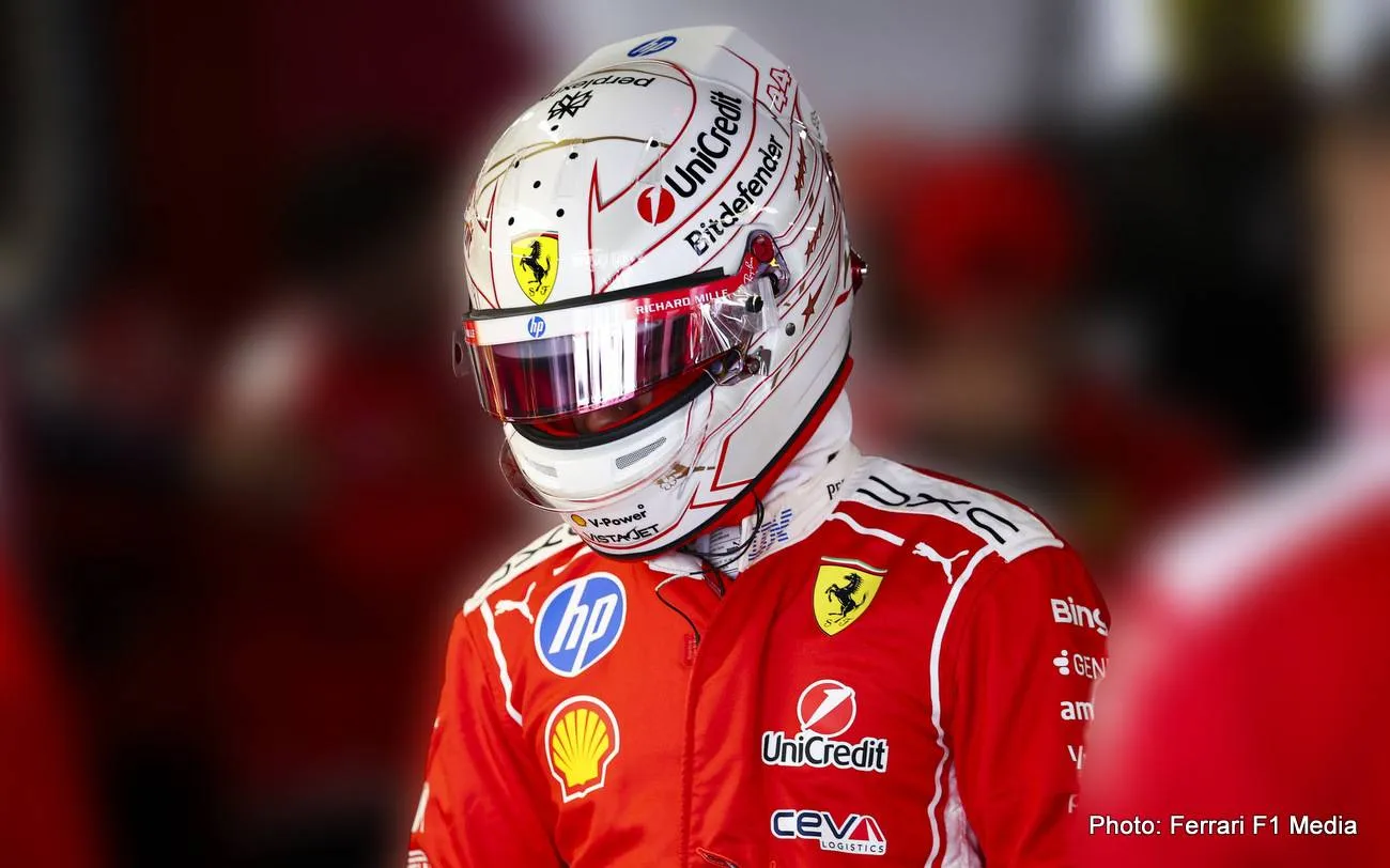13-japan-gp-2026-saturday_lewis hamilton ferrari helmet white f1 2026