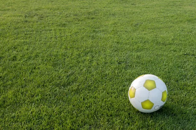football 472040 640
