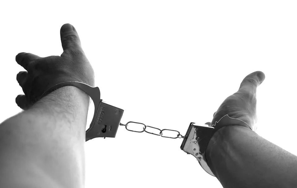 handcuffs 921290 960 720