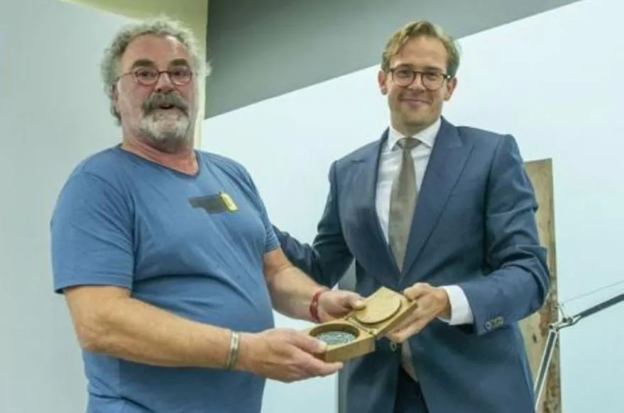 uitreiking erepenning ton broekhuis1