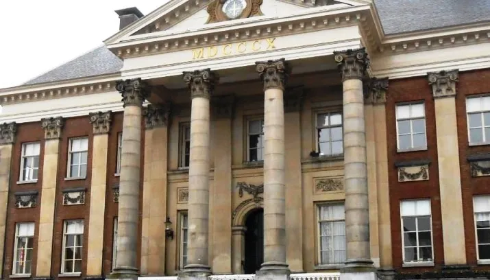 gemeentehuis 715x408