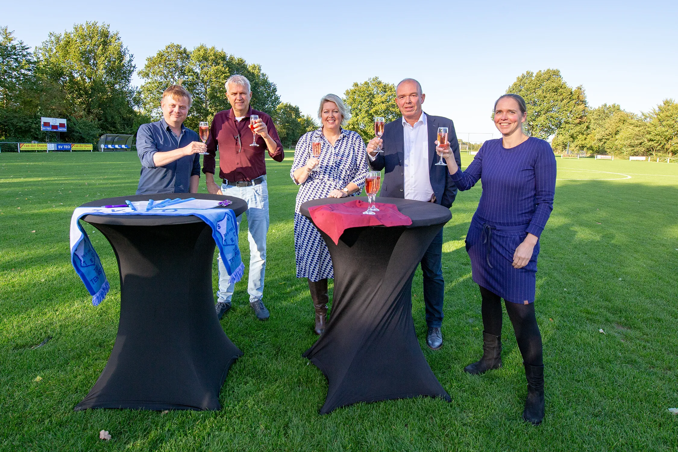 06 10 2022 wethouder jongman ondertekent de samenwerking overeenkomst van huis ten post henk tammens 3