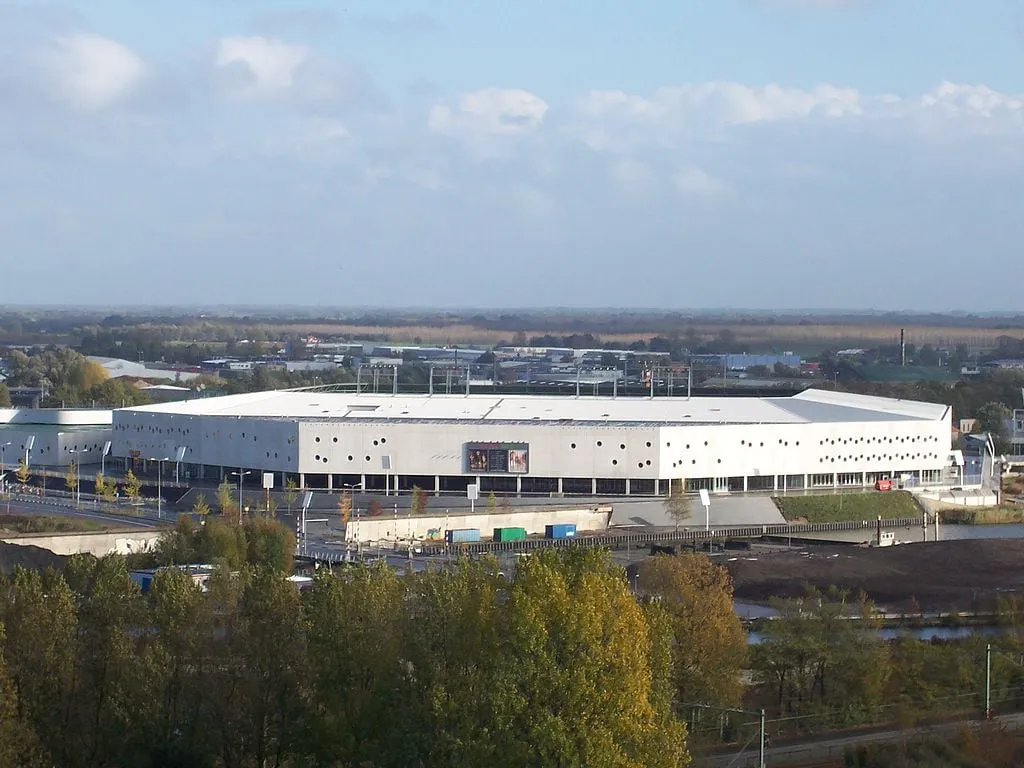 1024px groningen voetbalstadion euroborg in vogelvlucht cc by sa 30 brouwer bouwe