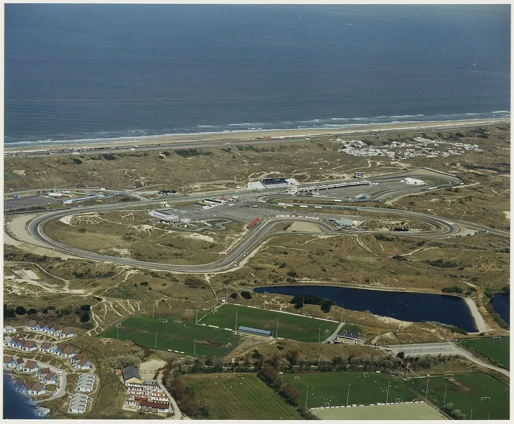 1024px luchtfoto circuit zandvoort in 1997 cco zandvoort