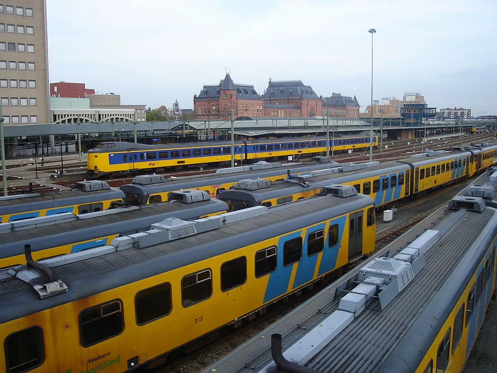 1024px train station groningen netherlands classification yard cc by sa 30 wikipedia commons