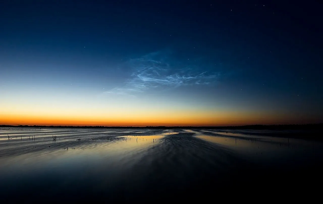 1280px noctilucent clouds bargerveen lichtende nachtwolken bij bargerveen cc by sa 30 hrald