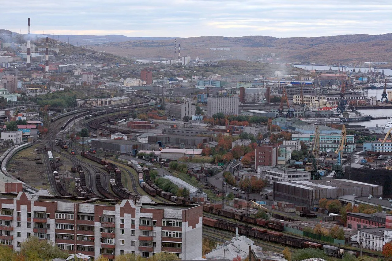 1280px railwayportmurmansk moermansk cc by sa 30 yaropolk