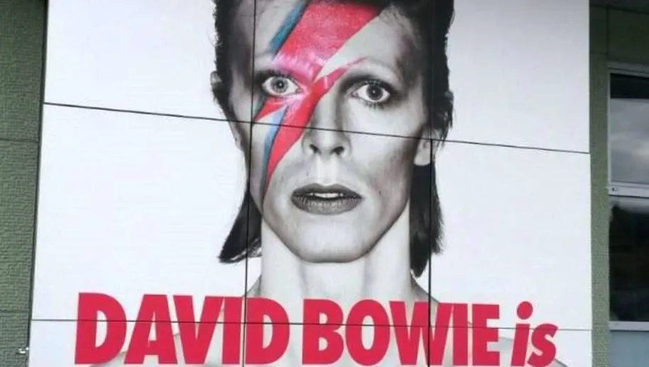 19 915x518 david bowie archief de redactie