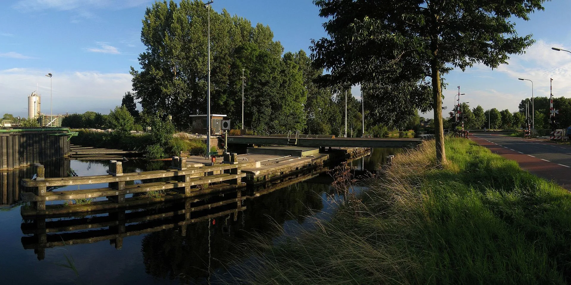 20120820 spoorbrug hoendiep vierverlaten groningen nl cc by sa 30 wikipedia commons wutsje