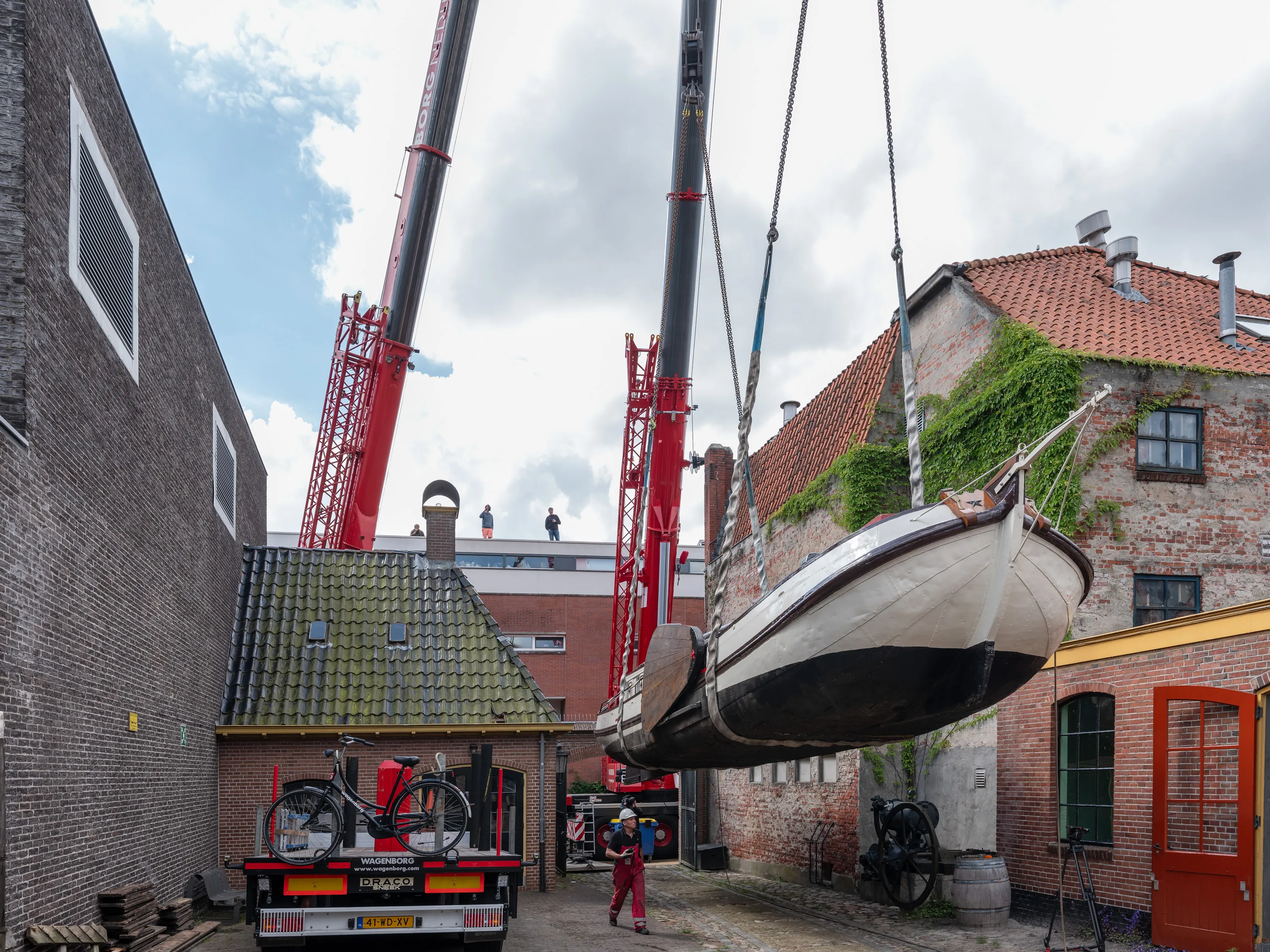 2024 verhuizing alida van binnenplaats museum aan de a foto joost nuijten