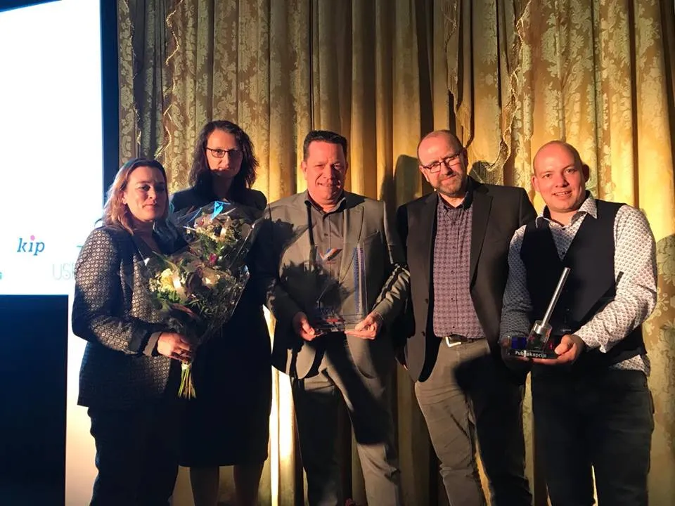 23897750 1953930584856873 1237215371 n team