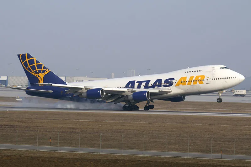 800px atlas air b742 n517mc cc by sa 30 juergen lehle
