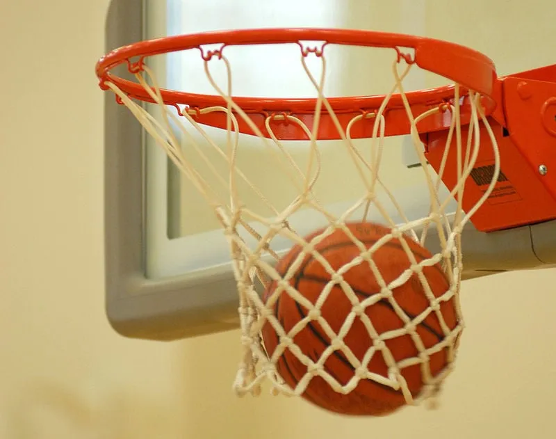 800px basketball publiek domein