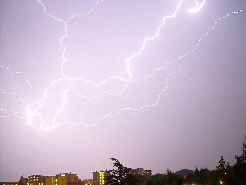 800px bliksem maurice van bruggen onweer cc by sa 30 maurice van bruggen