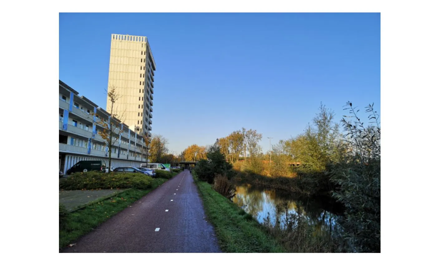 aanleg lantaarnpalen fietspad achter cortinghborg