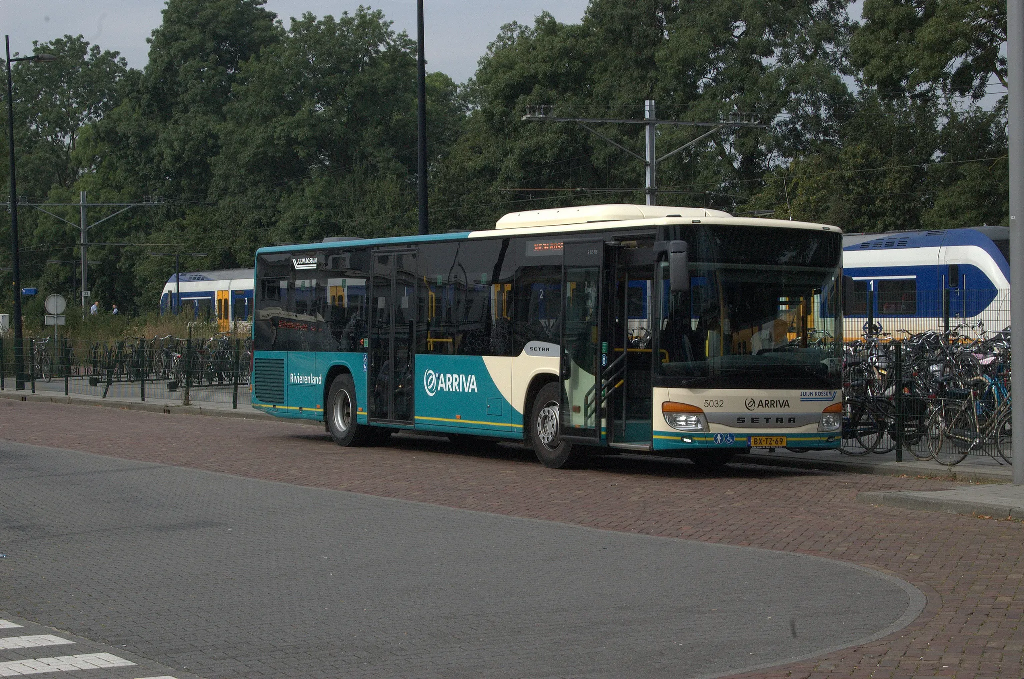 arriva cc by 20 creative commons flickr bart