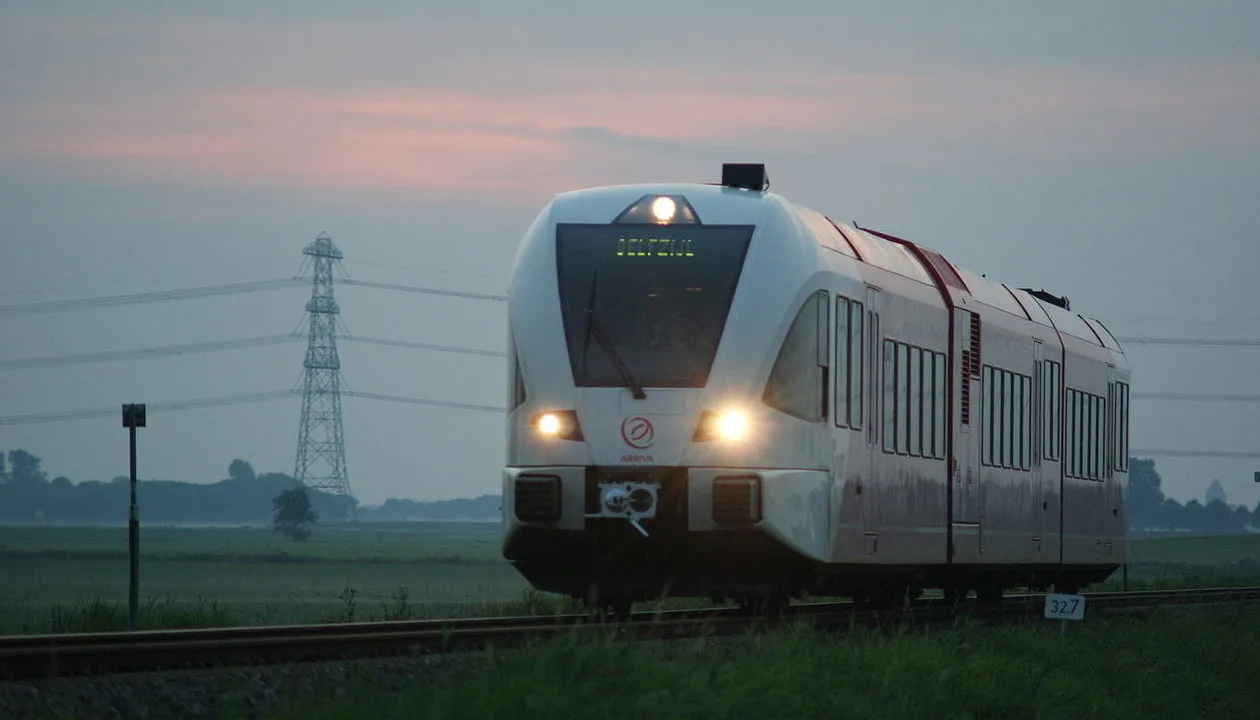 arriva trein groningen delfzijl cc bysa 30 marcop23 e1539337750456