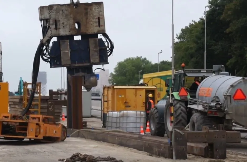 beeldcitaat aanpak ring zuid intrillen eerste damwandplank