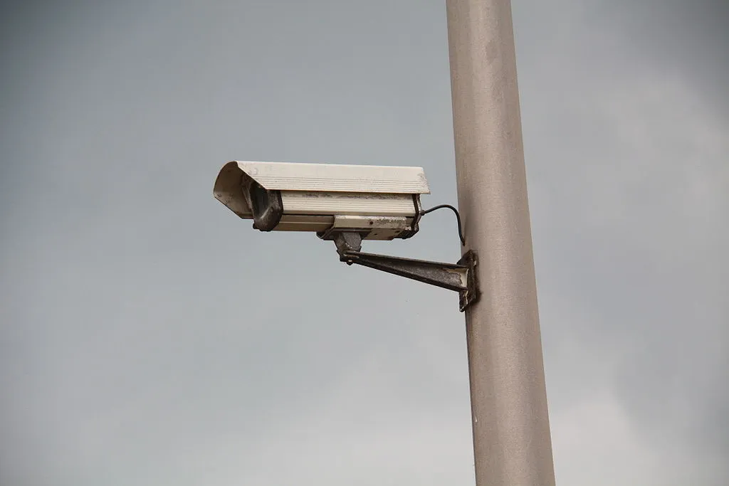 bewakingscamera cc by sa 30 silver spoon