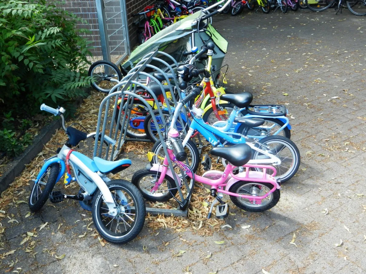 bike bicycles a motorcycle children wheel by bike spokes sport 854765jpgd kinderfiets
