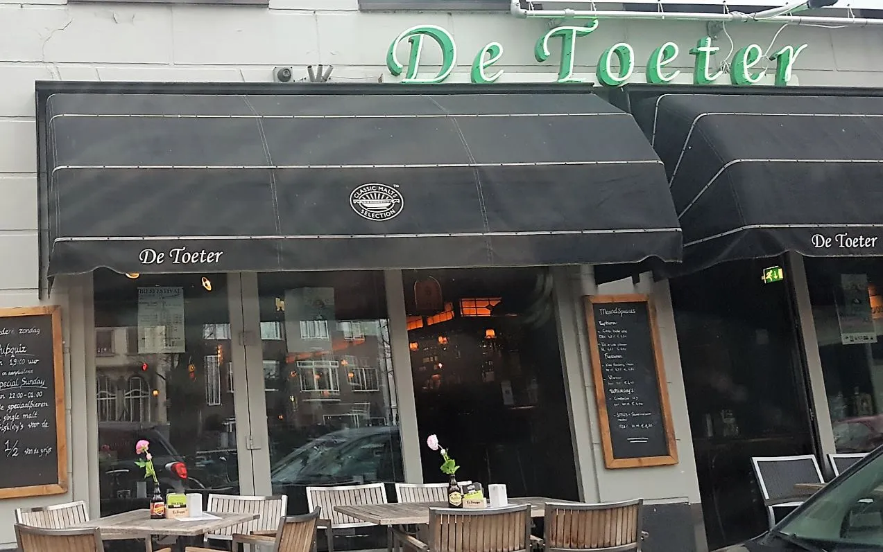 cafe de toeter archief