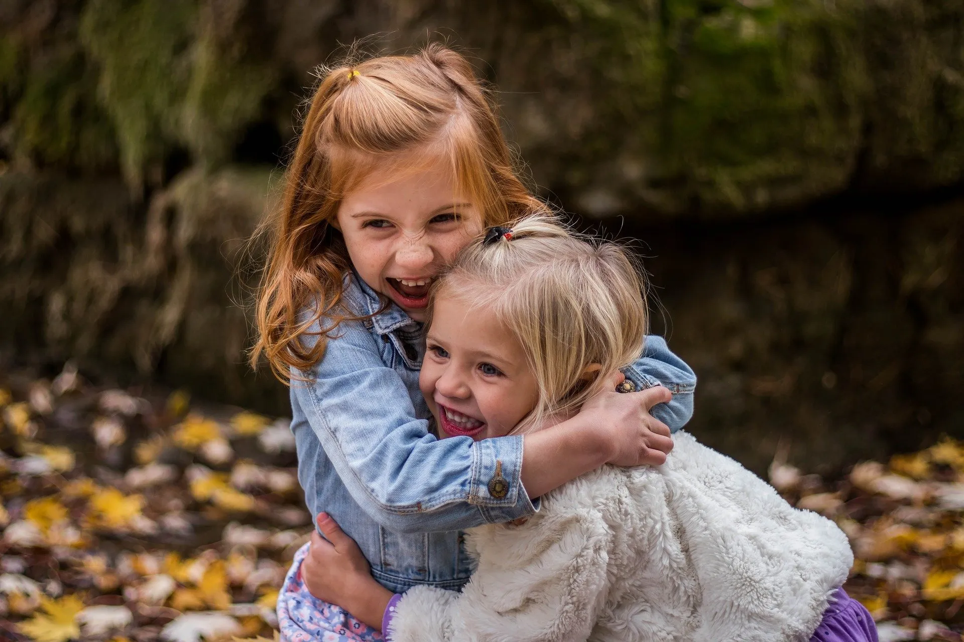 children 1869265 1920 knuffelen liefde afbeelding van pexels via pixabay