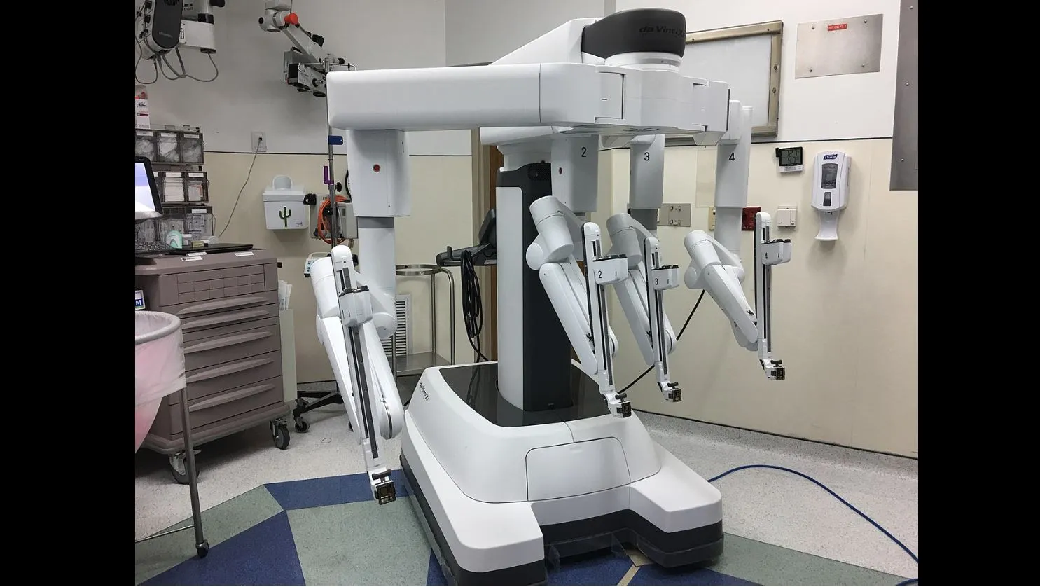 da vinci robot cc by sa 40 alvarogarciamd