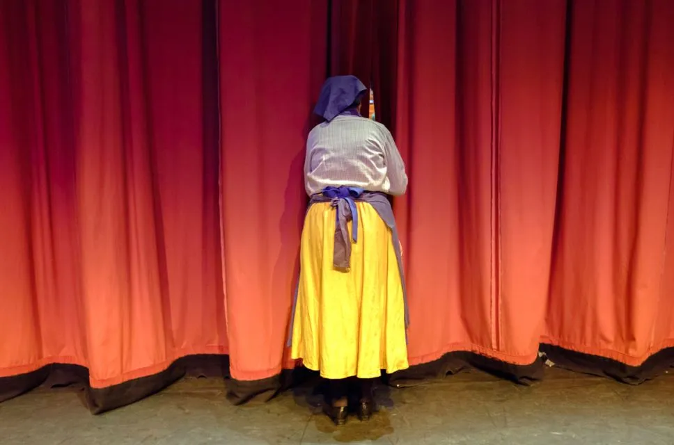 dame door het gordijn jan doddema