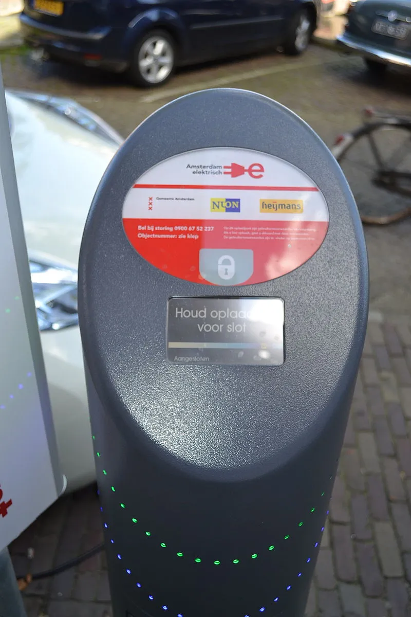 detail laadpaal amsterdam elektrisch cc by sa 30 wikipedia bontenbal