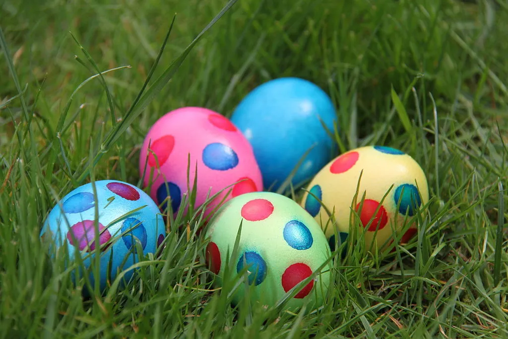 easter eggs cc by 30 donar reiskoffer