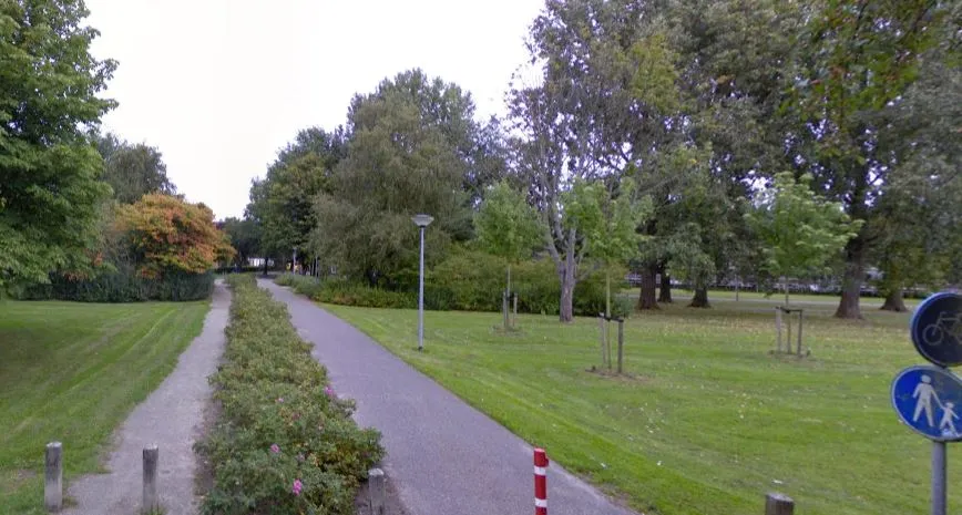 fiets en voetpad park selwerd