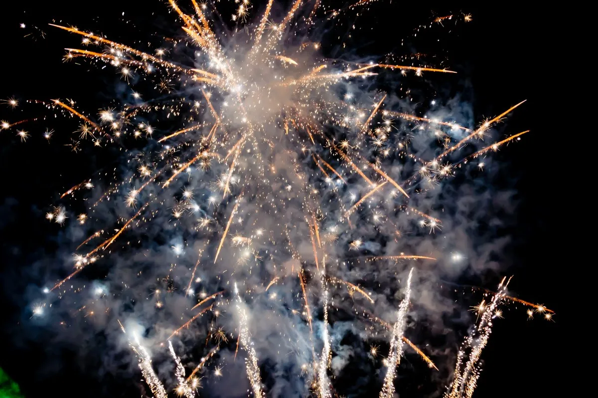 fireworks night sparklers event party playful 474571 vuurwerk sterretjes