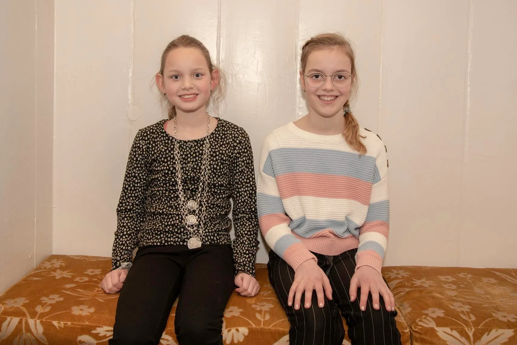 floor links met ambtsketen en milou