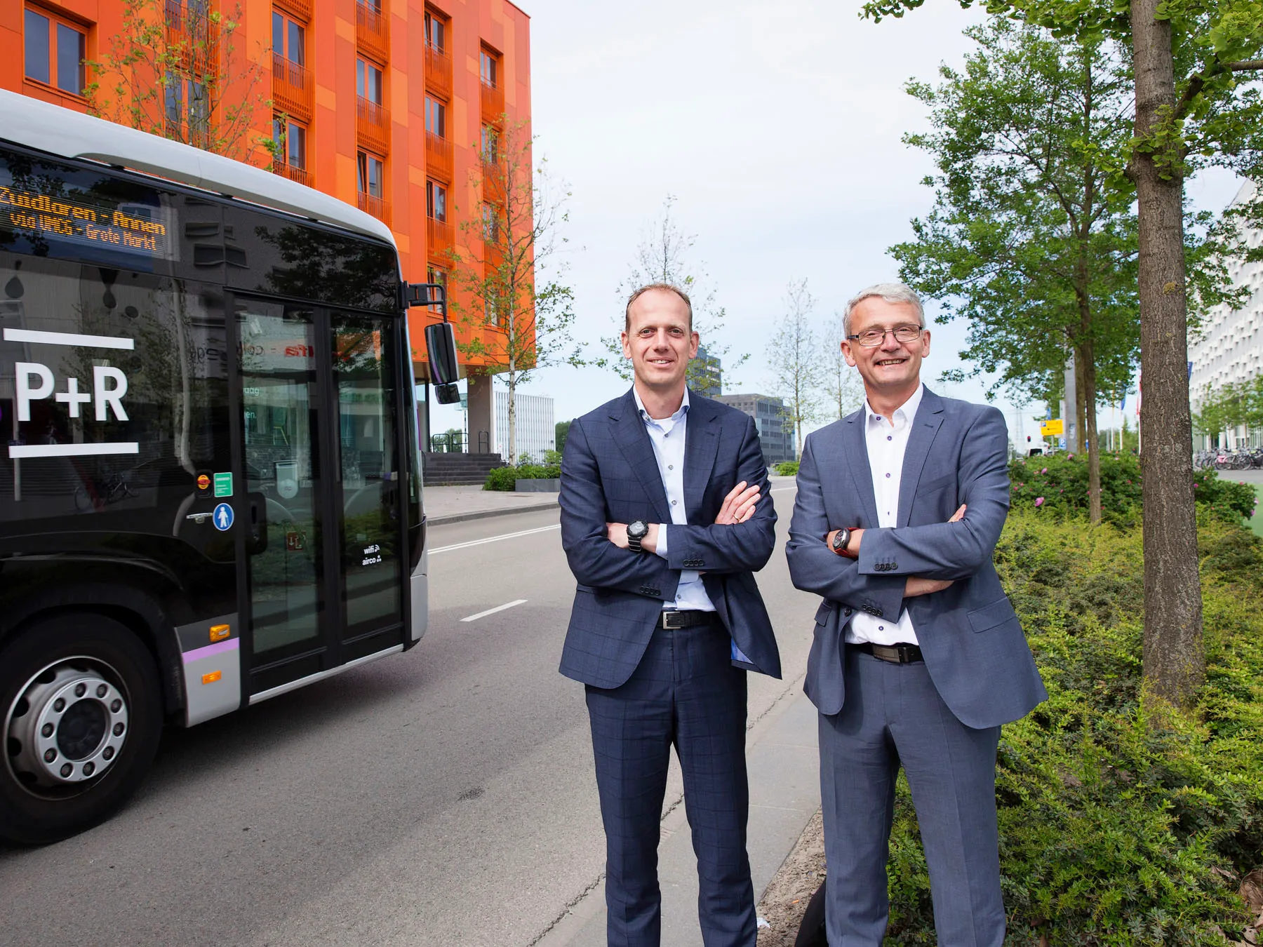 foto pilot rechts jos nijhof links fitim ismaili