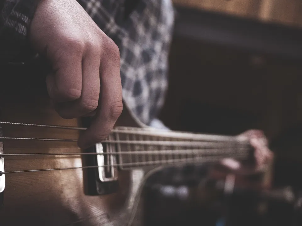 guitar 1837044 960 720