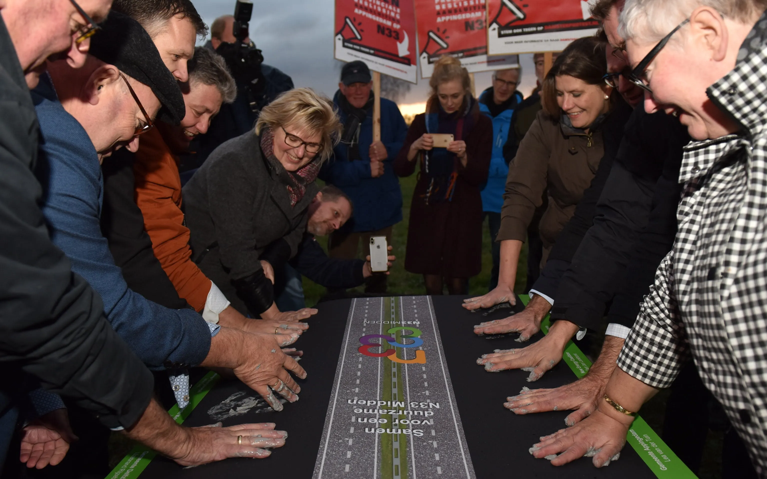 handafdruk in slib e1542737103117