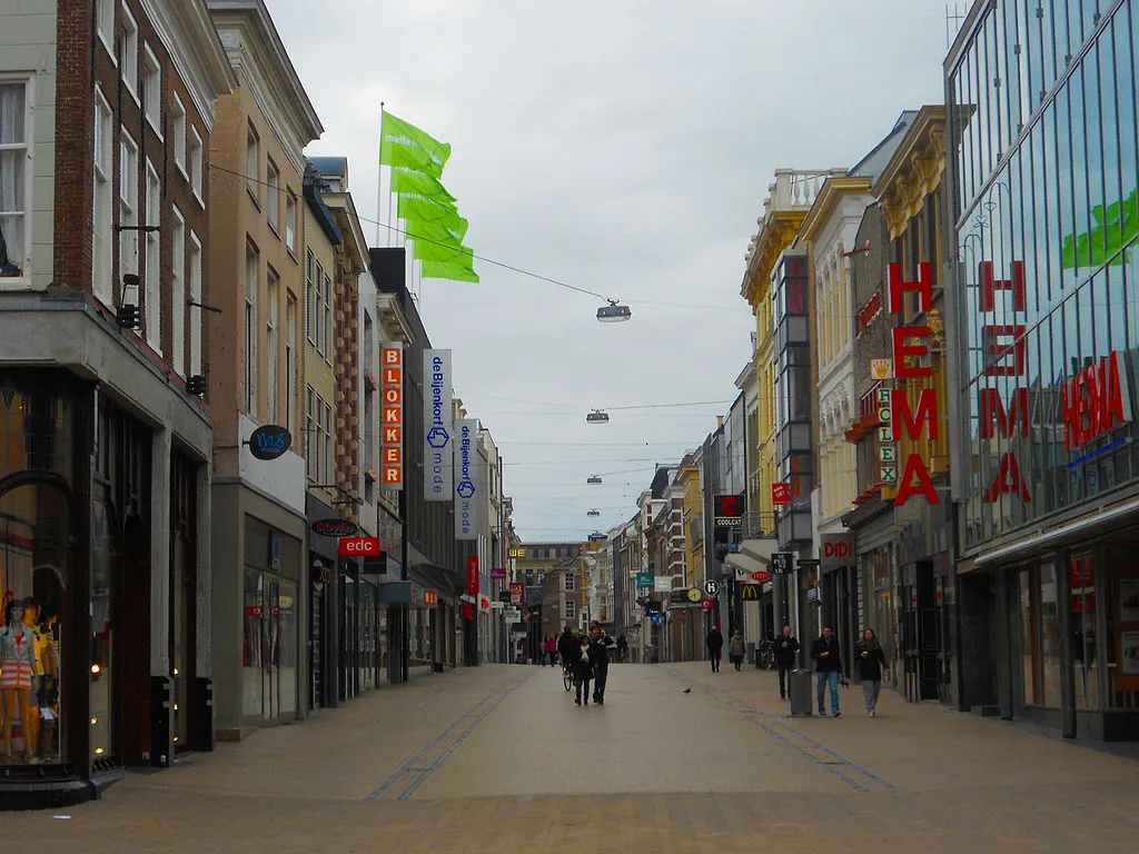 herestraat groningen cc by 10 wikipedia commons