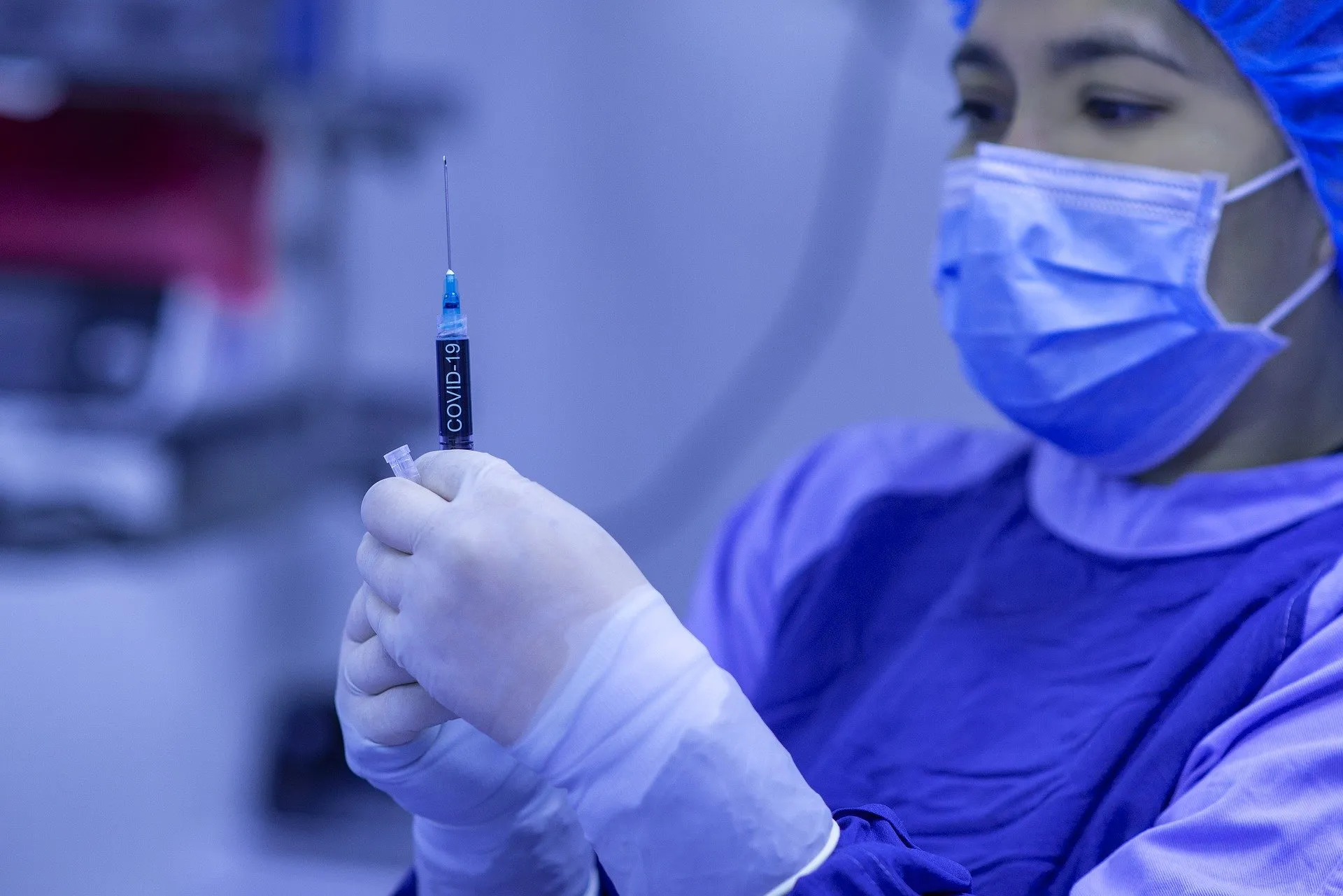 injection 5722329 1920 verpleegster spuit vaccinatie fernando zhiminaicela via pixabay