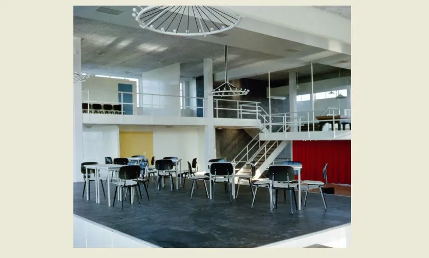 interieur van de rijksluchtvaartschool in eelde