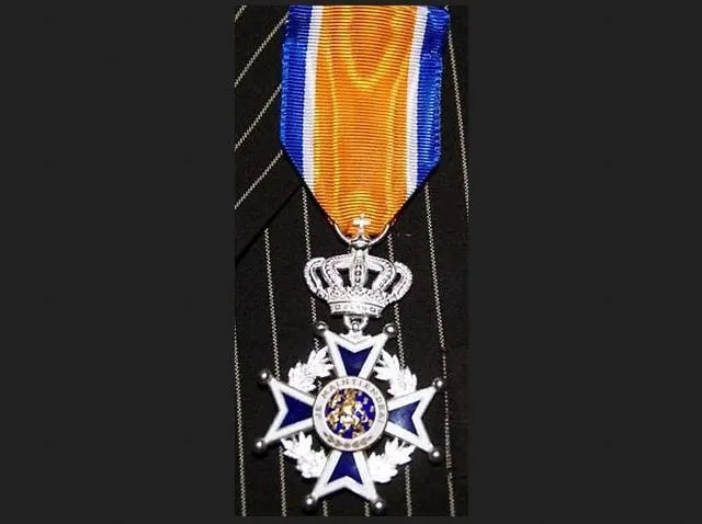 knipsel ridder in de orde van oranje nassau cc by sa 30 roswithac