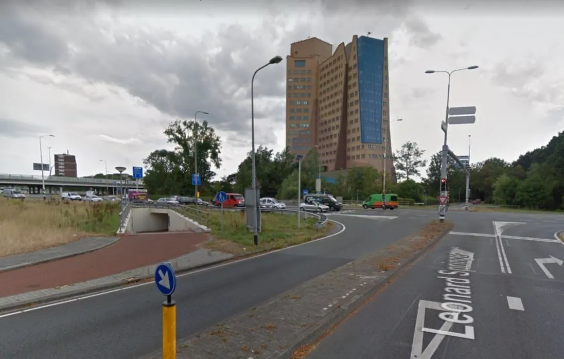 martini plaza leonard springerlaan