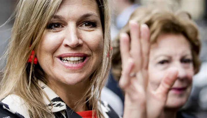 maxima reikt appeltjes van oranje uit 715x408