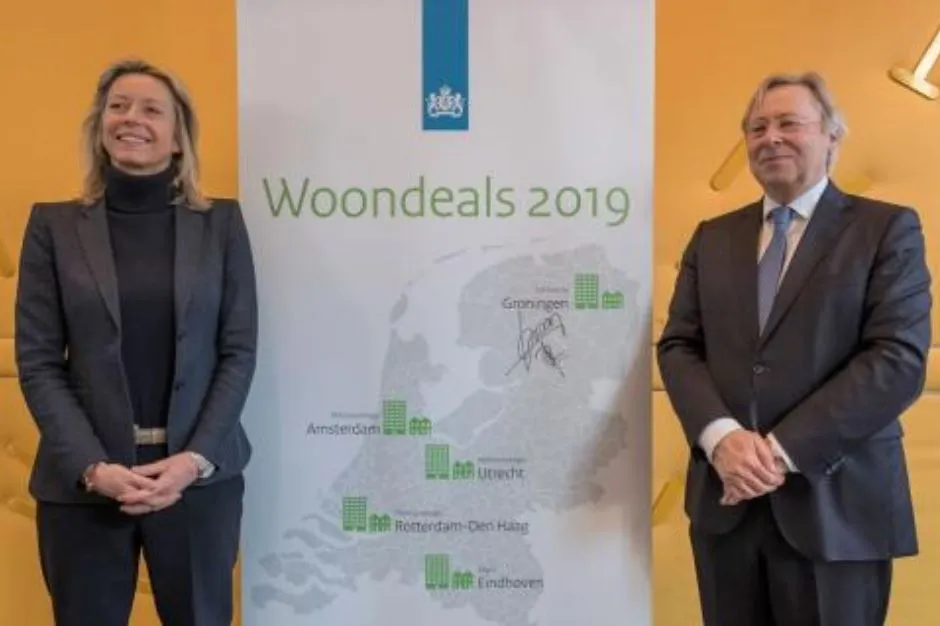 minister ollongren bzk en burgemeester den oudsten