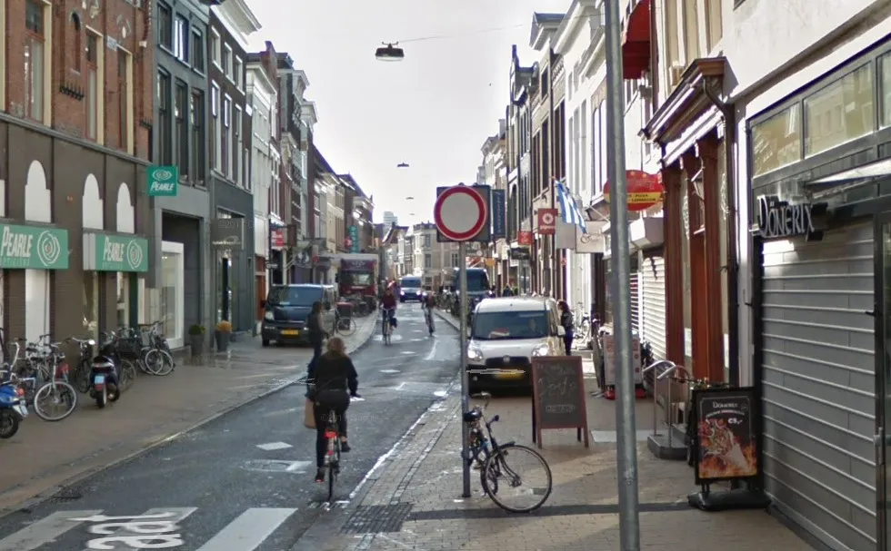 oosterstraat venstertijden busjes etc