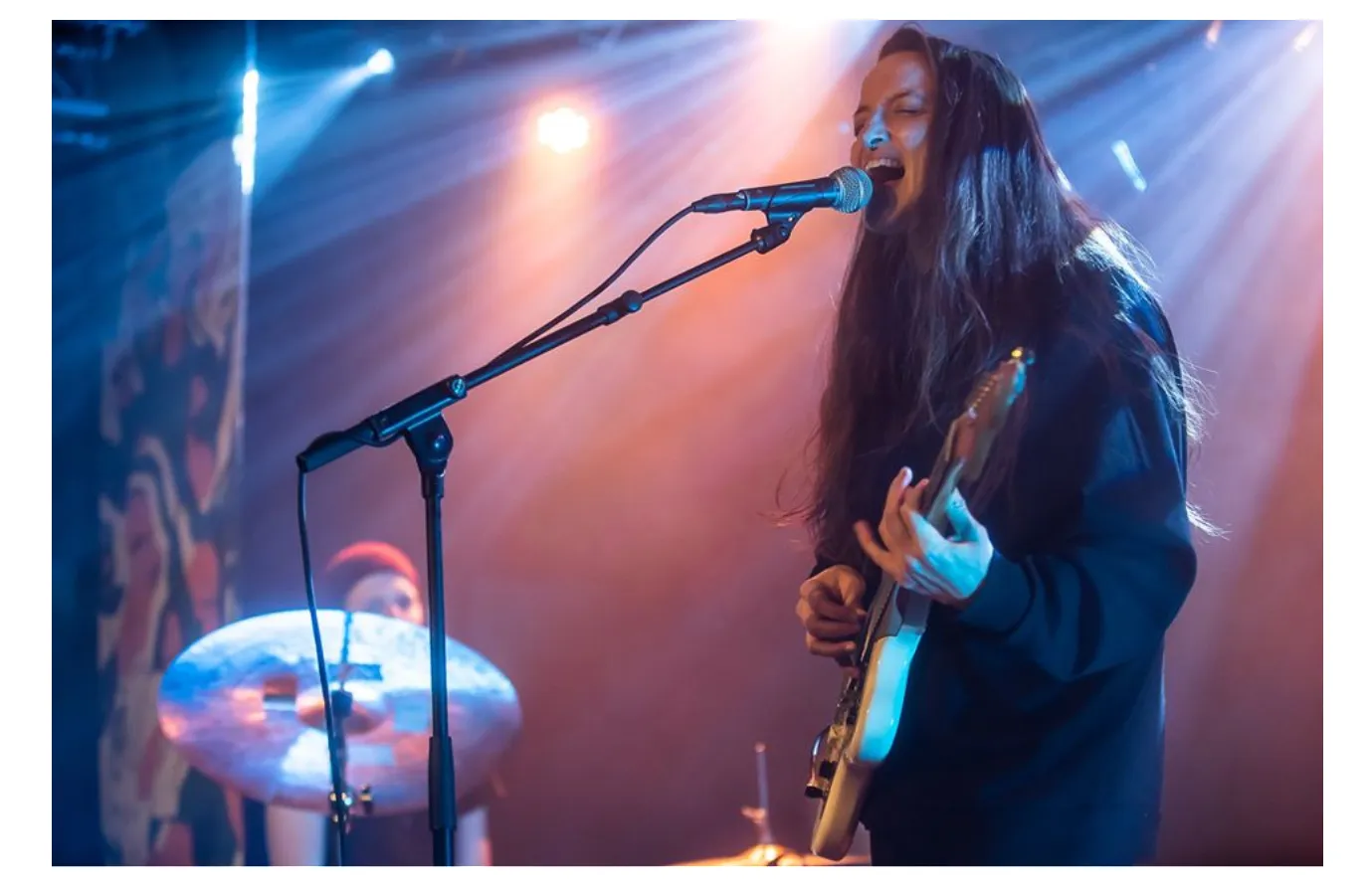 op de foto staat cashmyra popgroningen talent award houder van 2019 de foto is gemaakt door jan lenting